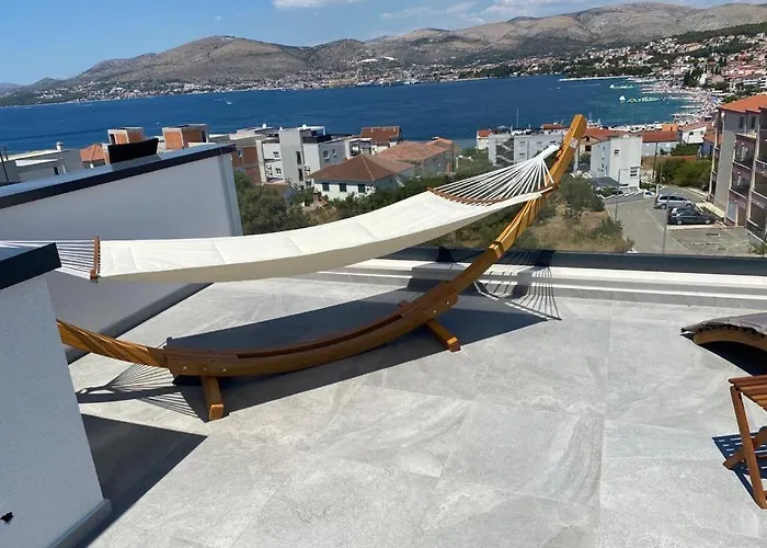 Penthouse Oceanview * Trogir